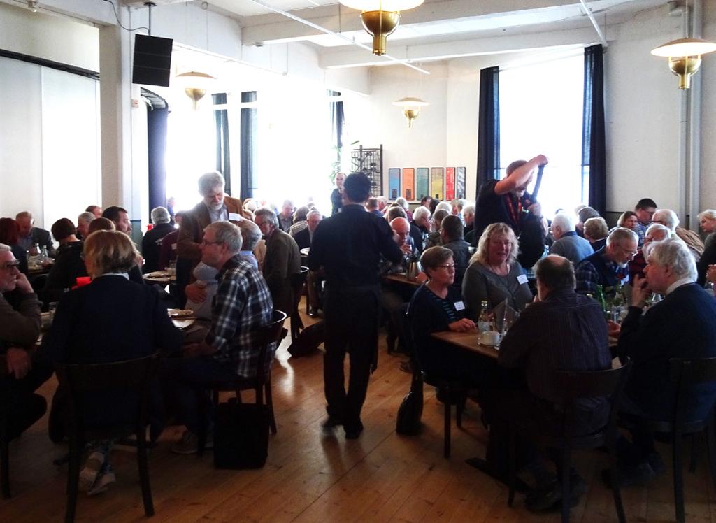 ingen paneldebatt utan en nostalgisk tillbakablick över hur fattiga man varit och hur engagerat och målinriktat Efter nedläggningen låg stenhuggeriet öde fram till börman arbetat för att få till en