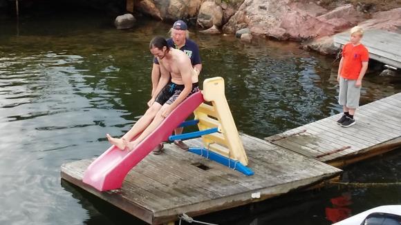 Jag håller med, ledighet och att få ägna sig åt något helt annat är att hämta kraft och lust att köra igång igen till hösten.