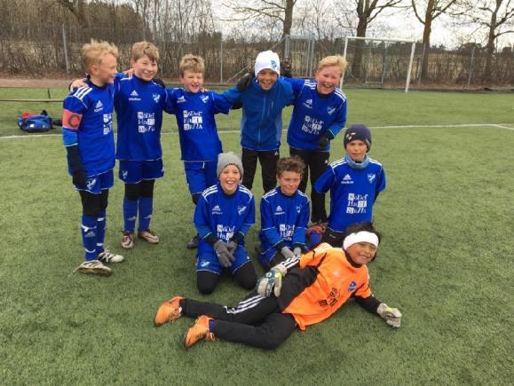 LILLA REPORTAGET En dag fick redaktionen ett brev från en tioårig kille, som heter Arvid. Så här skriver han: I fredags var jag på IFK Vaxholms fotbollsgala.