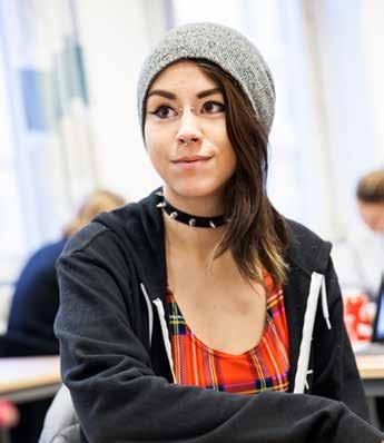 Engelska 5, 100 poäng Kurskod: ENGENG05 Under kursen Engelska 5 utvecklar du din förståelse för språket genom att kritiskt tolka innehåll, utveckla din förmåga att skriva och tala engelska.