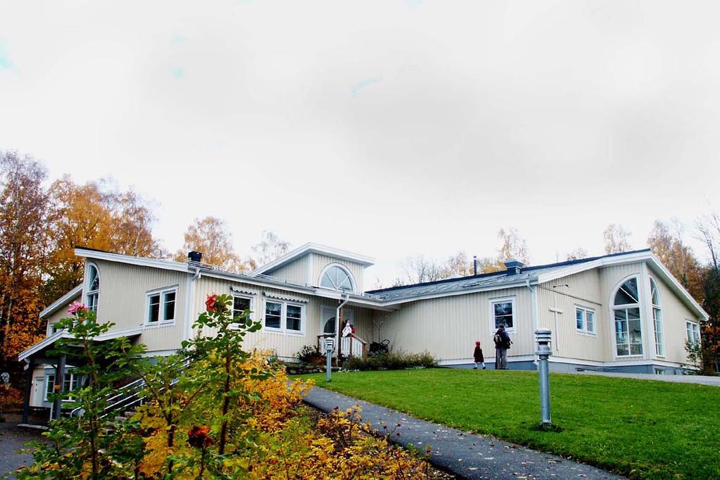 HÄLLEBERGSSKOLAN FRISTÅENDE F 9 90 elever Hällebergsskolan vill erbjuda varje barn en trygg skolmiljö, där var och en blir sedd och får utvecklas efter sina förutsättningar.