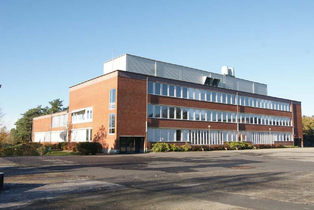 7-9 300 elever RAMNERÖDSSKOLAN 7 9 295 elever Skolan erbjuder en trygg och stabil organisation där eleverna undervisas av behöriga lärare med erfarenhet och ett stort engagemang.