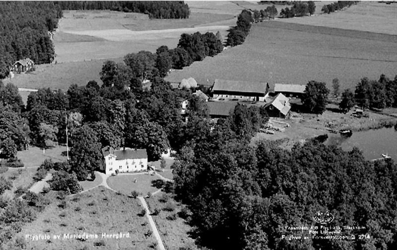 4.4 Mariedamms herrgård Strax söder om Mariedamm ligger Mariedamms herrgård som anlades av Johan de Geer. När järnvägen byggdes delades godsets ägor.