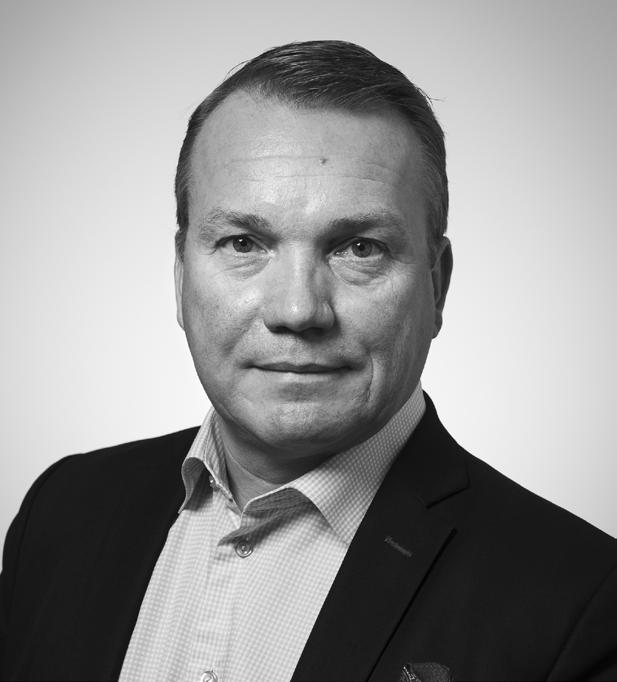 Erfarenhet från tillväxt- och frontiermarknader sedan tidigt 1990-tal, och finansiella marknader sedan tidigt 1980-tal.