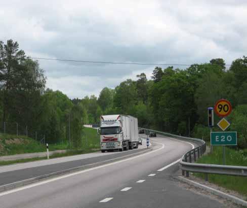 Tågtrafik Parallellt med E 20 och Säveån går Västra Stambanan på dubbelspår centralt genom dalgången mellan Alingsås och Vårgårda.