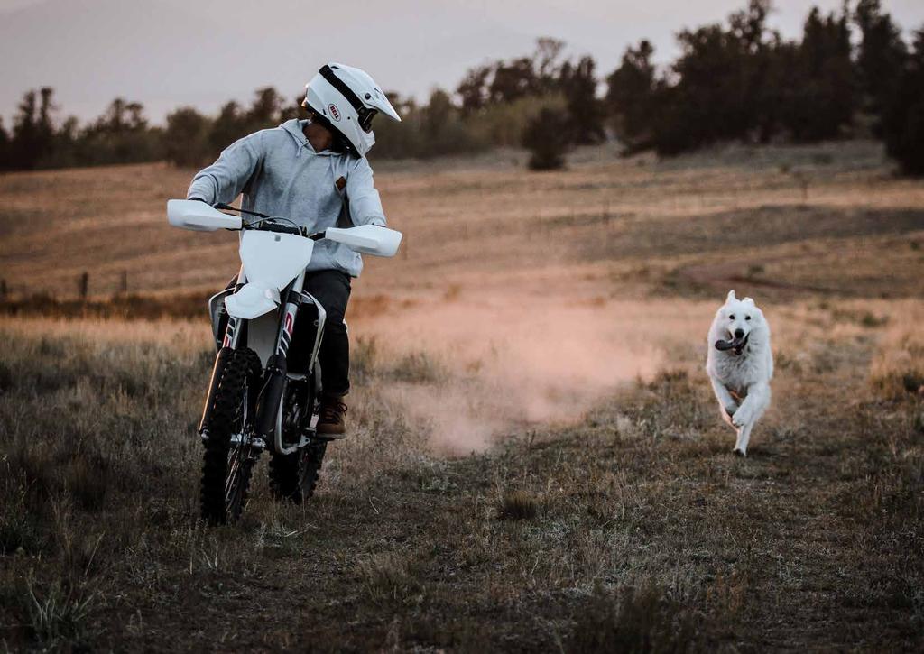 Tvåtaktsoljor Q8 RS Extreme Tvåtaktsolja Syntetisk 2-taktsolja för luft- och vattenkylda 2-takts bensinmotorer i motorcyklar. Även lämplig för snöskotrar, mopeder m.m. Ger låga utsläpp av rök och emissioner.