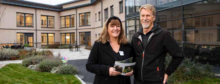 Kundansvarig och teknisk förvaltare Kjell Persson tillsammans med Katarina Bergsten, verksamhetschef på Ersta Diakoni.