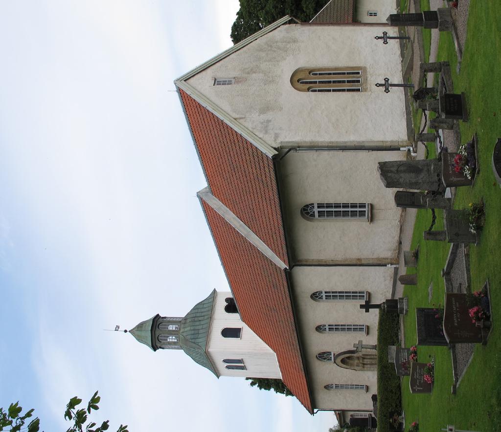 På kyrktornet syns en vindflöjel som markerar närvaron av ytterligare ett välbeställt par, Börje Nilsson Drakenberg och hans hustru Kristina Eriksdotter Stierna.