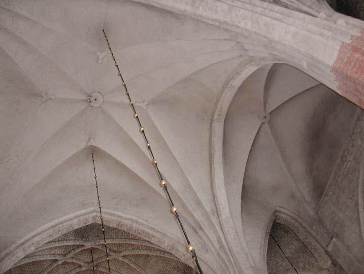 Erik XIV sarkofag knackades bort och ersattes med ny puts.