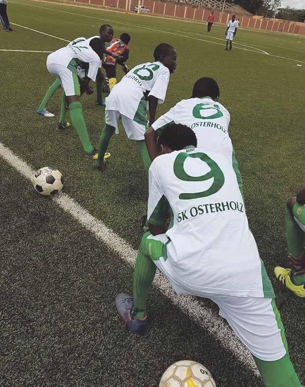 Seit über 10 Jahren lebt er nun mit seiner Partnerin Katrin Meyer in Bremen. Gemeinsam haben sie eine Fußballakademie in Parakou, der zweitgrößten Stadt in Benin, gegründet und aufgebaut.