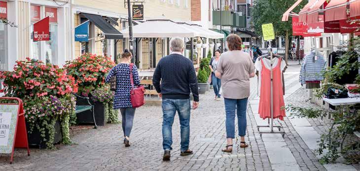 Även inne i centrum finns miljöer med skyltning som tävlar om uppmärksamheten.