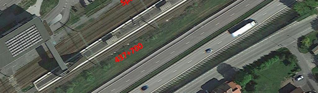Från stationshuset i Lerum och västerut längs med spårområdet går Stationsvägen, som i ca km 437+940 korsar på en vägbro över järnvägen.