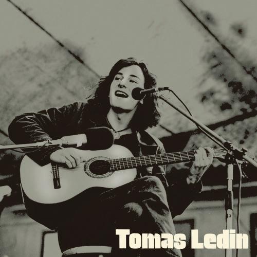 Tomas Ledin - Skarpt läge! 1972 debuterar Tomas Ledin med LP:n Restless Minds. Året innan startar några glada själar grunden till Hantverksdata.