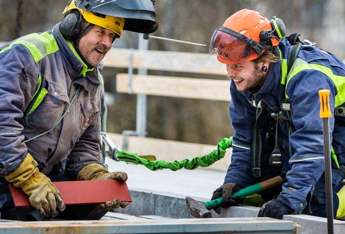 22 / AFFÄRSOMRÅDEN / JSB ENTREPRENAD JSB ENTREPRENAD / AFFÄRSOMRÅDEN / 23 JSB Entreprenad Ett levande regionalt centrum växer fram Jag började jobba på JSB precis efter första spadtaget togs för