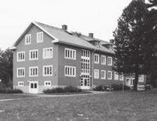 F d vårdpaviljong i nordvästra delen. darna hölls öppna. 1983 blev Fjällbo ett servicehus för äldre och omkring 1990 avvecklades större delen av verksamheten.