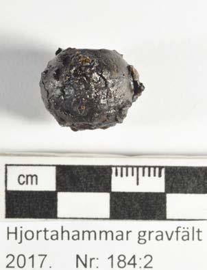 Konserveringsrapport MJ Rapport id: K17-162 Vikten urlakades med natriumhydroxid (NaOH) kring en nivå av ph 11, till dess att