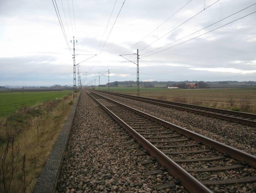 trycka in stålrör upp till en diameter av 2000 mm under vägar, järnvägar, kanaler mm. Användbar för både horisontella och vertikala tryckningar. Normal trycklängd upp till 60 m.