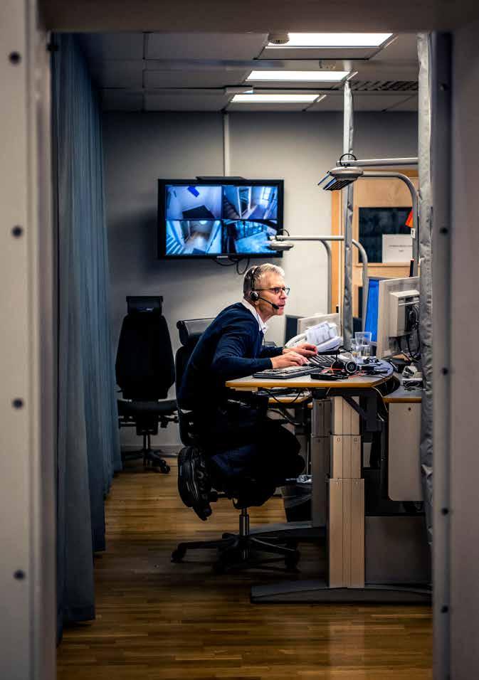 Foto: Viktor Fremling VÅRA UPPDRAG FÖREBYGGANDE UTRYCKNING VÅRA UPPDRAG FÖREBYGGANDE UTRYCKNING SOS Alarm i Västerås hanterar tillsammans med centralen i Sundsvall Sjöräddningssällskapets