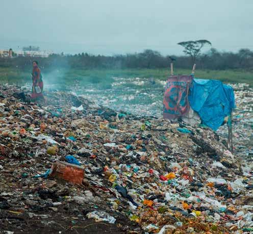 FAKTABLAD PLASTKRISEN I SIFFROR Varje år hamnar över åtta miljoner ton plast i haven. 91 procent av världens plast återvinns inte. Runt 90 procent av plasten i haven kommer från bara tio floder.