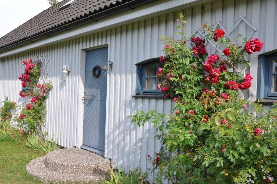 Om fastigheten Typ: Lantgård Boarea: ca 120 m² Biarea: 20 m² Mark: 14 ha Antal rum: 4 Pris: 2,5 MSEK Län: Skåne Kommun: Lund Allmänt Gård på ca 14 ha