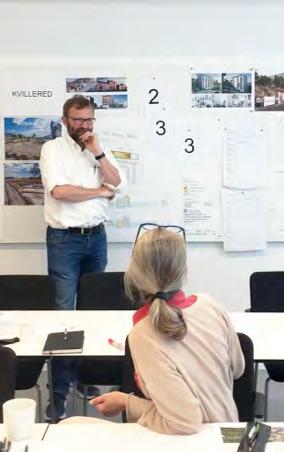 Varje grupp satt upp kriterier i en enkel plan/kriteriematris och bedömde alla de tre projekten.