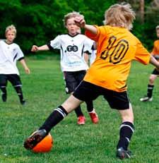 När ungdomarna blir äldre får alla en domarutbildning, och möjlighet att döma yngre lag samt delta som ledare i den årligt återkommande fotbollsskolan.