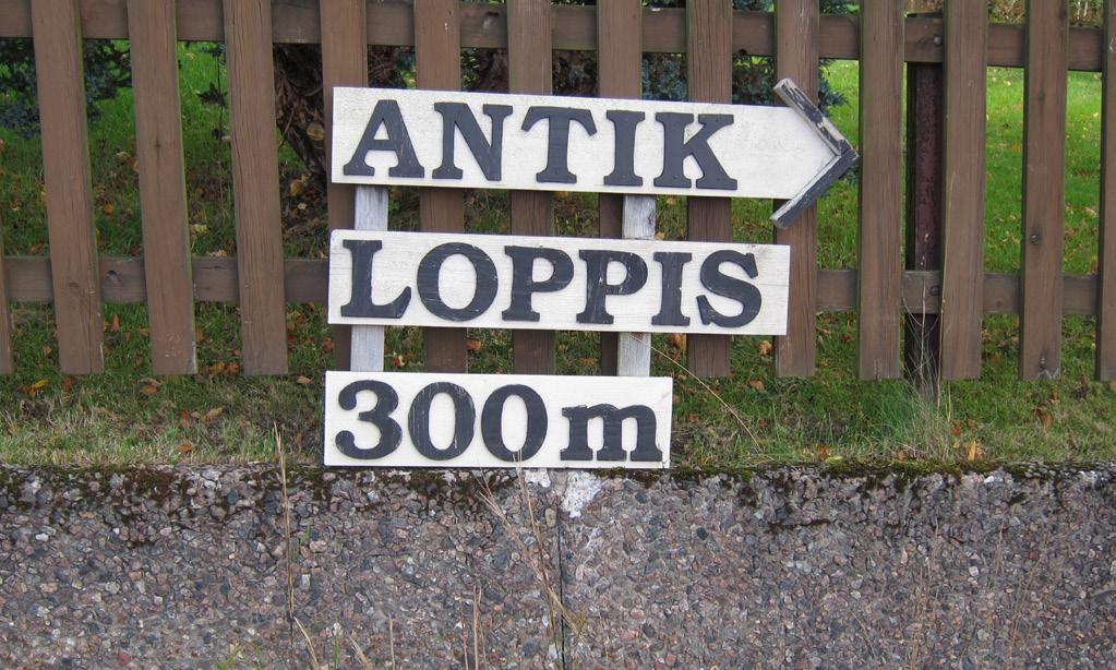 Levins Loppis, Laxarby Öppet maj - sept. dagligen kl. 11-17 Gröven Kasemon 2, Bengtsfors Tel: 072-244 81 40, 070-686 11 95 Bäckefors auktioner i Gamla skolan Endast auktion.