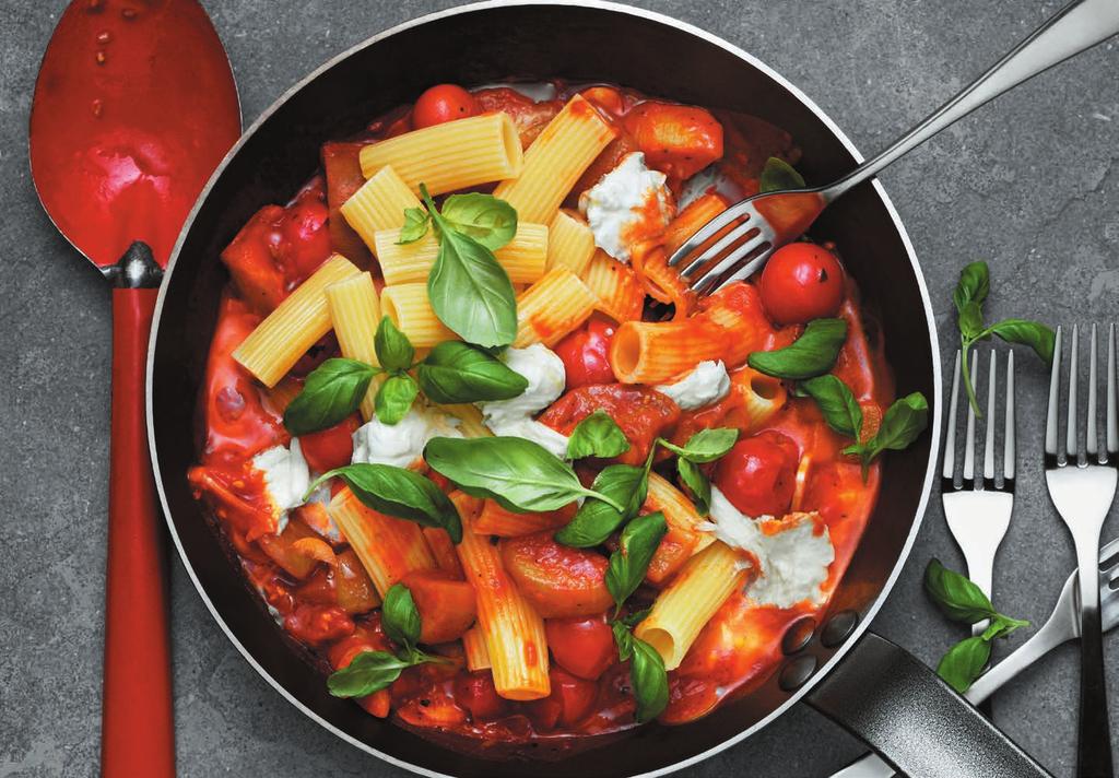 RECEPT 2 30MIN 665kcal/port. Energi från: Fett 22g Kolhydrater 86g Protein 26g Lotta Lundgren-Mozzarellapasta med aubergine Smakrik pasta med aubergine, tomat och mozzarella.