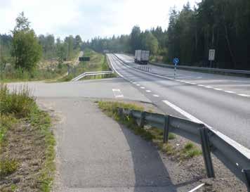 låg standard. Detta försvårar för oss boende och turister att cykla till och från Sandsbro, Norremark och Växjö.