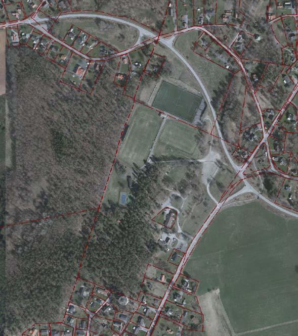 och utgörs till största delen av fastigheterna Froarp 3:9 och 3:10, som båda ägs av Karlshamns kommun.