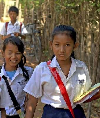 Många beskriver Phnom Penh lyriskt som ett österns Paris och att staden ser ut som Bangkok för 20 år sedan men i mycket mindre skala.