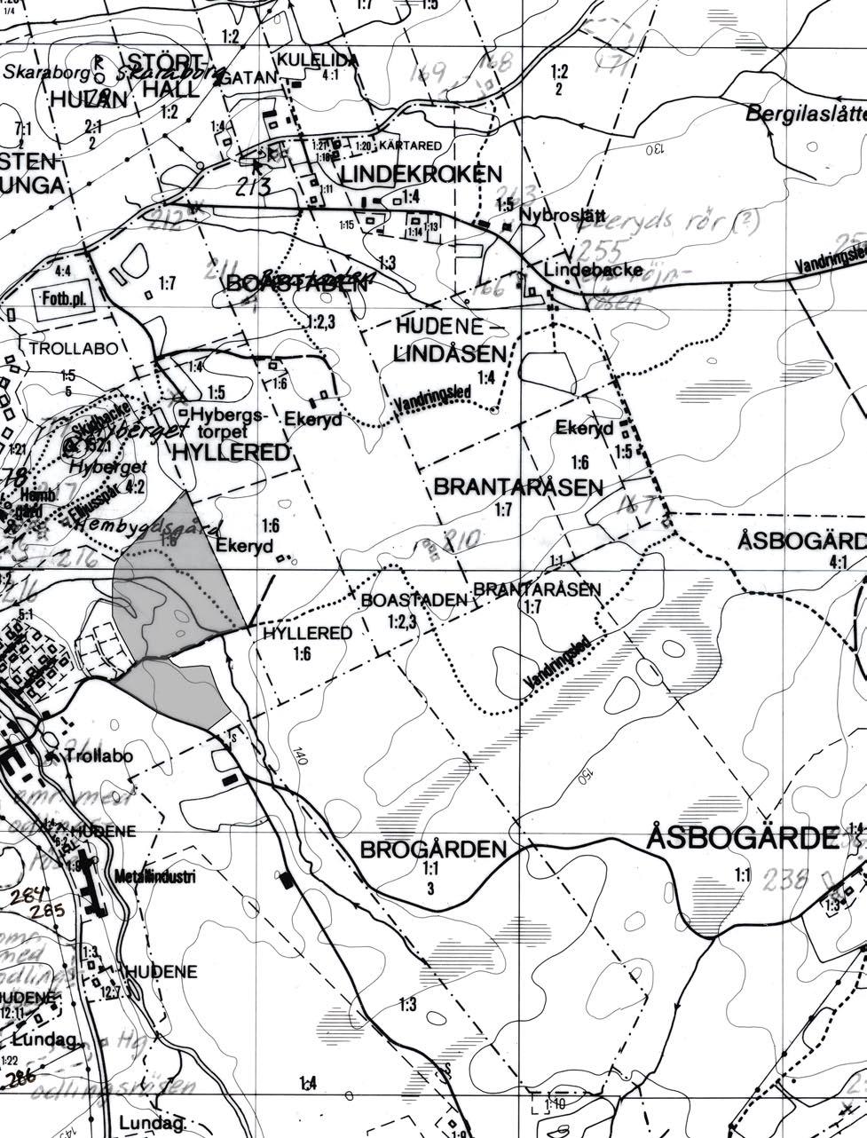 Fig. 3. Utsnitt ur Fastighetskartan, blad 7C 7i/7C 8i, med utredningsområdet markerat. Skala 1:10 000.