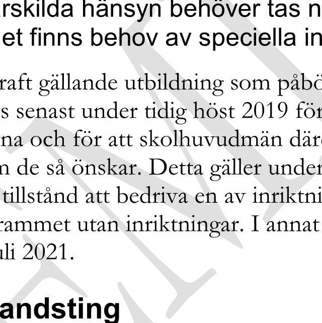 Det finns en viss risk för kompetensbrist på arbetsmarknaden, eftersom inget gymnasieprogram kommer att utbilda mot yrkesområdet administration om förslaget genomförs.