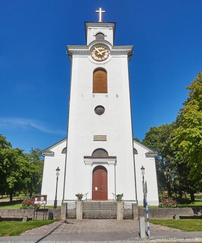 - utomhus om vädret tillåter Präst musiker Rebecka Svensäter, Västrabokören, terminsavslutning för våra grupper. Hoppborg, femkamp, tipsrunda och andra roligheter.