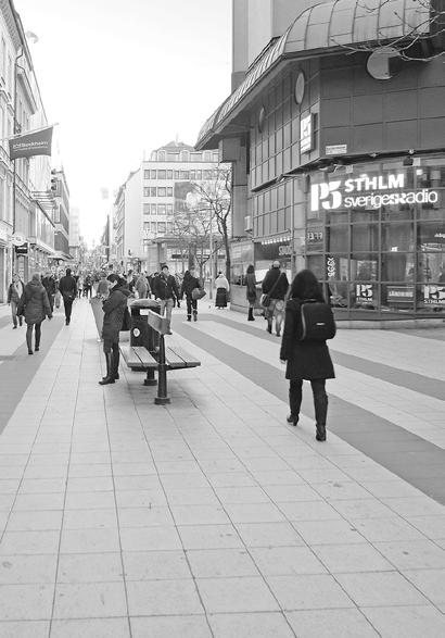 FÖRLUSTERNA Jobb Lägre försäljning minskar efterfrågan på jobb, antingen i detalj- och partihandelssektorn eller i svensk industri på grund av det globala intrånget i deras varumärken.