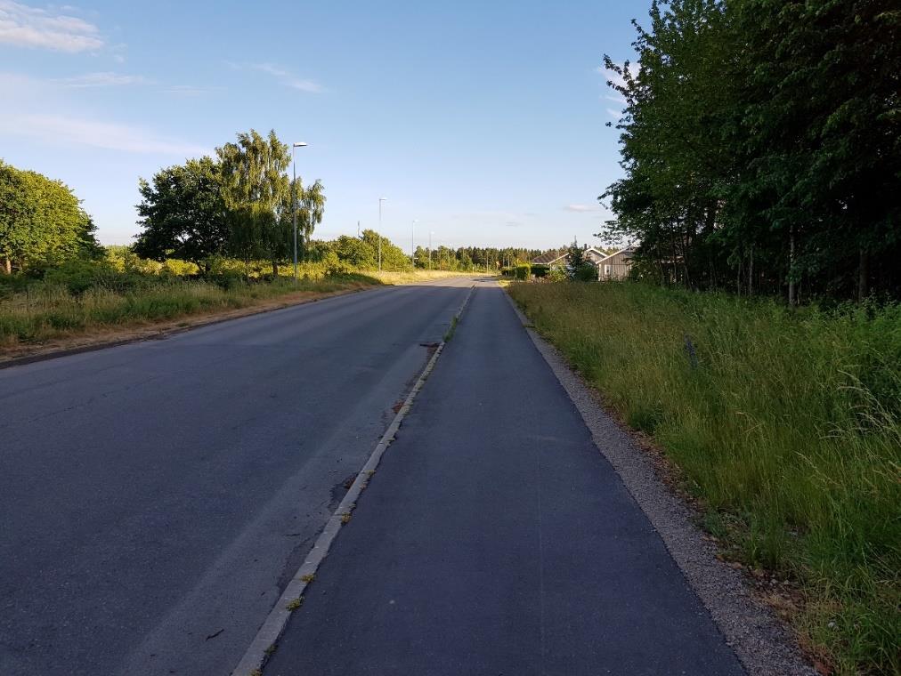 6(14) Natur- och rekreationsvärden Planområdet angränsar dels till ett bostadsområde med uppvuxna trädgårdar och dels av ett åkerlandskap.