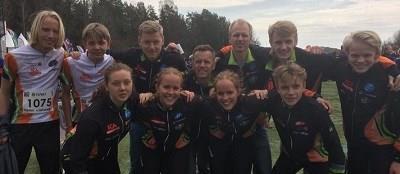 Då Emma vaknade med ett ömmande knä blev det lite oro i lägret innan Lovisa Moqvist dök upp och mycket väl kunde tänka sig att ge sig ut i skogen än en gång efter sin sträcka i ungdomskavlen.