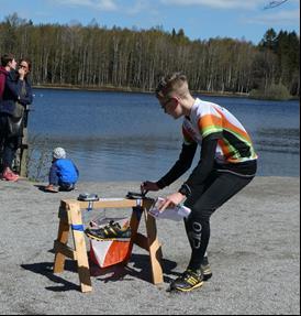 Lovisa fick ta sig an den 9:e sträckan och gav sig ut i omstarten strax efter att omstarten gått för sträcka 10, där Lerums SOK skickade ut unge William Sturesson på den 15 km långa sista sträckan.