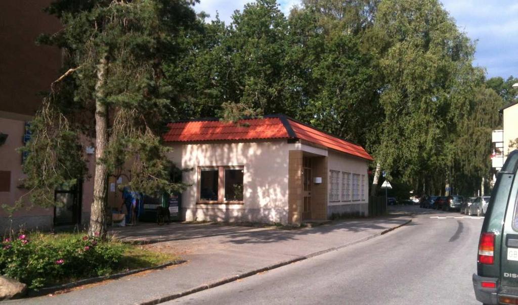 SID 4 (7) Förutsättningar Befintlig bebyggelse Förskolan ligger i en tillbyggnad på ett flerbostadshus vid Paternostervägen 90, i ett område från 1940- och 50-talen.