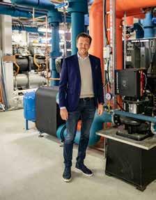 TEMA: GEOENERGI I HANDELN SOLEL, LAGRING OCH GEOENERGI FÅR FRÖLUNDA TORG I BALANS Foto: Tommy Öhman I Göteborg satsar Skandia Fastigheter på solceller och geoenergi i köpcentrumet Frölunda Torg.