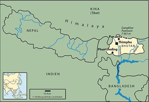 Yta 46 500 km2 (2017) Tid svensk + 5 timmar Angränsande land/länder Indien, Kina Huvudstad med antal invånare Thimphu 98 700 (uppskattning 2010) Övriga större städer Phuntsholing 22 900, Gelaphu 10