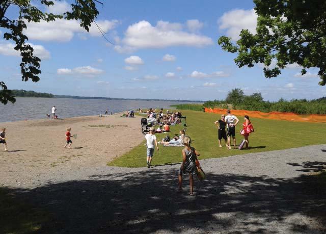 Mälarens vatten, samt nya park- och gångstråk. Björnö naturreservat är stadens mest besökta rekreationsområde. En utveckling av Björnön pågår. Ett planprogram för Björnön godkändes 2010.