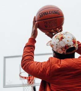 Södertälje Streetbasket-Festival Ungdomar möts i äkta streetbasketmatcher i Södertälje Centrum. Se roliga matcher och prova på att spela själv i pauserna.