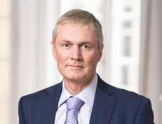 Förvaltningsberättelse KONCERNLEDNING FREDRIK RÅGMARK VD Styrelseledamot sedan 1997. Anställd sedan 1996. Född 1963. Nationalitet: Svensk. Utbildning: Juristexamen, Stockholms universitet.