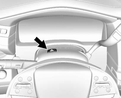 178 BELYSNING För att stänga av det automatiska strålkastarsystemet vrider du reglaget för ytterbelysning till läget P och släpper sedan.