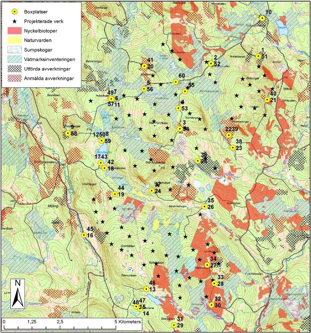 av barrskogsklädda lågfjäll och våtmarker. Stora delar av skogen utgörs av hårt brukad produktionsskog med ungskog och hyggen.