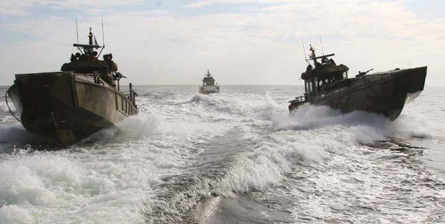 Båtförarlinjen Målet med utbildningen av militära båtförare är att de blir båtchefer på brigadens landstigningsbåtar.