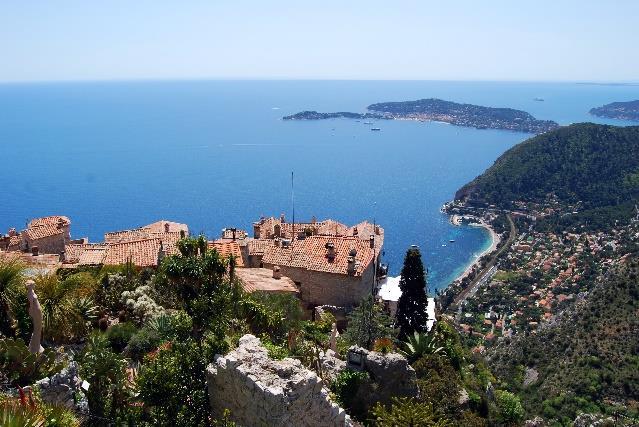 Provence - från Alperna till Franska rivieran, 6 nätter 4(6) Eze Village med Cap Ferrat i bakgrunden Dag 7 Hemresa Efter frukost är det dags för hemresa eller vidare färd till annat resmål.