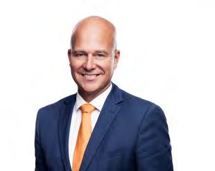 KONCERNLEDNING LARS ENGSTRÖM Född 1963. Chef för affärsområde Sandvik Mining and Rock Technology sedan 2016. Utbildning och arbetslivserfarenhet: Civilingenjör.