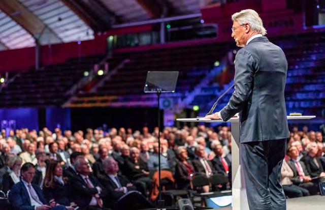 FÖRVALTNINGSBERÄTTELSE den löpande affärsverksamheten och lönsamhetsutvecklingen, även mål och strategi för affärsverksamheten, väsentliga förvärv och investeringar samt ärenden gällande
